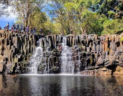 Excursion 4 – Falaises et cascades du Sud (excursion privée de 8 heures)